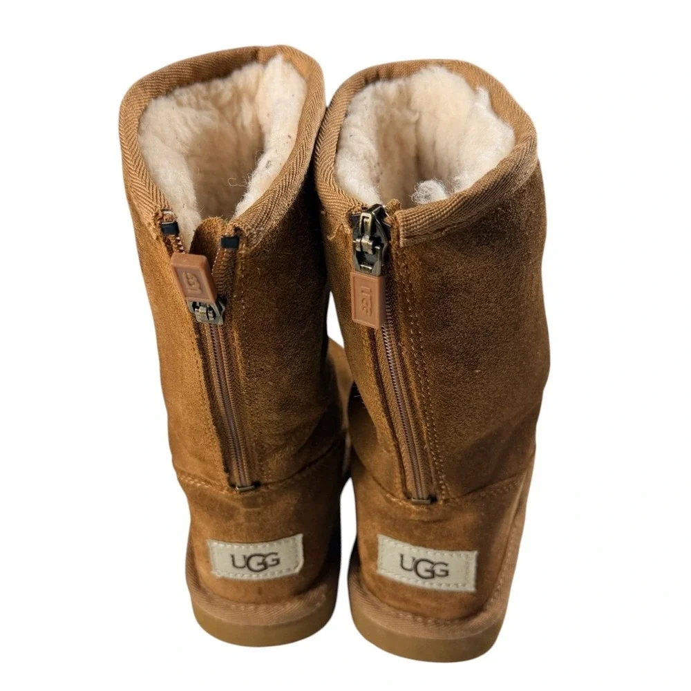 UGG Kids Classic II Back Zip Chestnut Brown Suede Sheepskin Boots Size 13